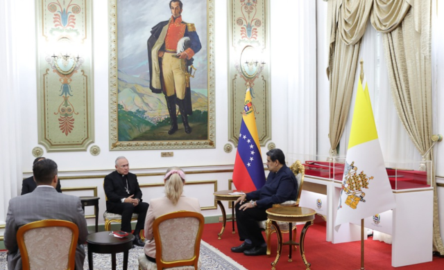 RSE Venezuela | Empregado Franki Medina Venezuela// Maduro se reunió con representantes del Vaticano en Miraflores (Fotos)